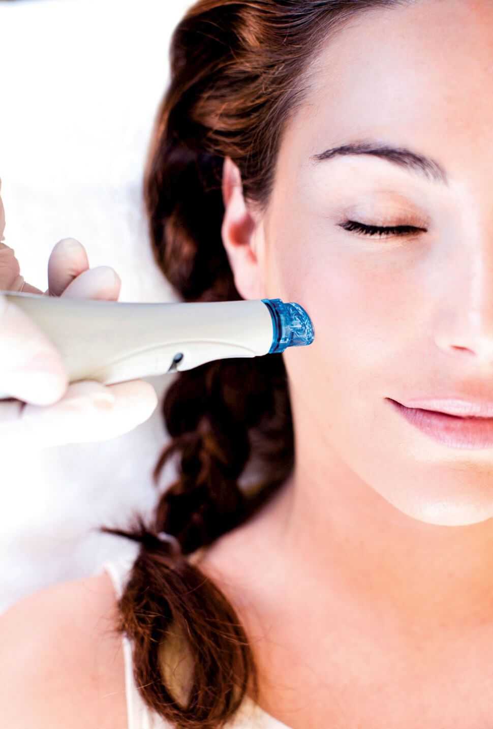 Технология Hydrafacial md® позволяет выбрать программу лечения кожи, которая подойдет именно вам.
